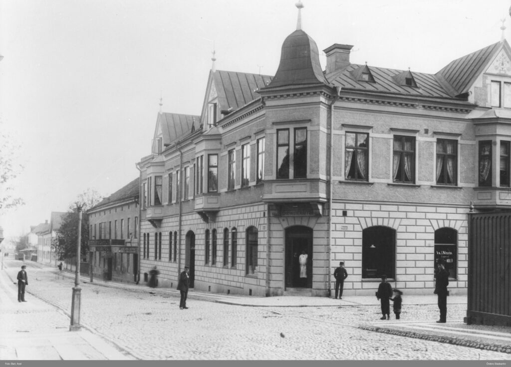Korsningen Nygatan-Köpmangatan, före 1897, foto Axel Barr