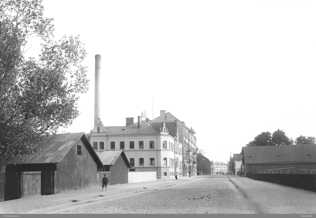 Fabriksgatan mot söder från Vasagatan, 1903, foto Bernhard Haklier