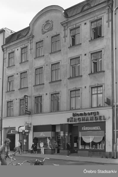 Storgatan 20, Hotell Astoria, Blombergs Färghandel, okänd fotograf