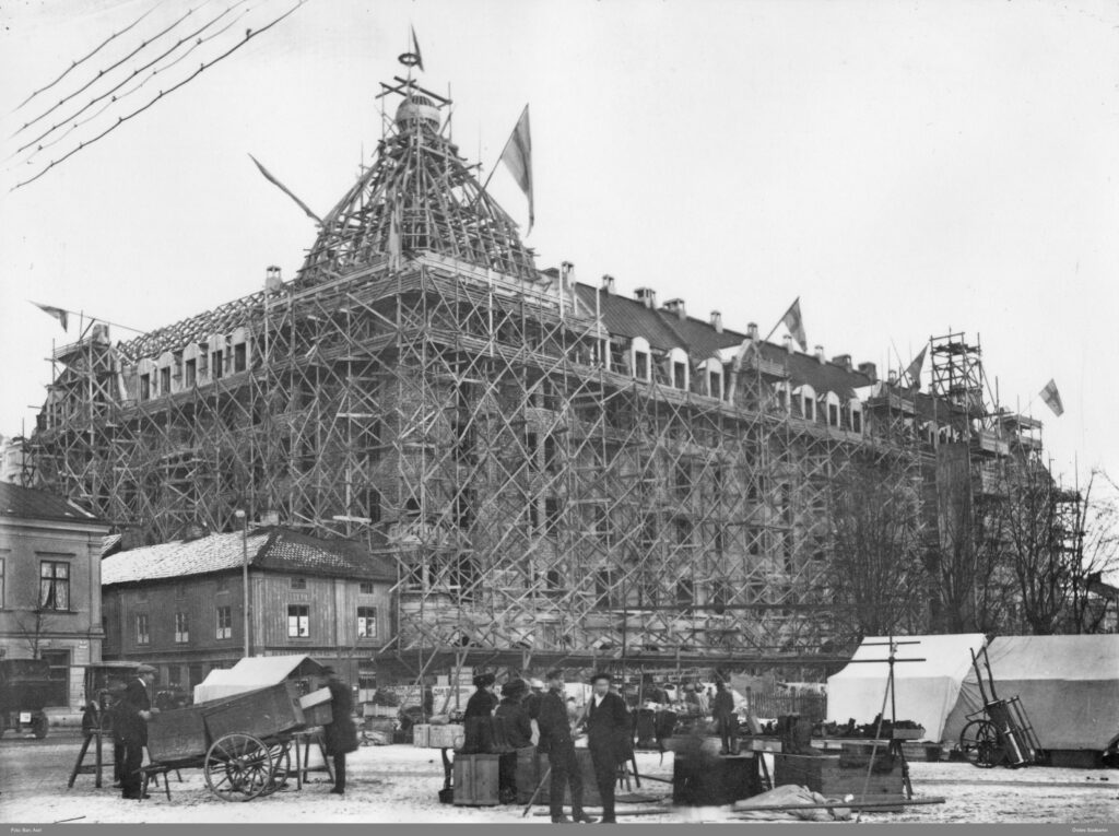 Byggnation av Centralpalatset, ca 1911, foto Axel Barr